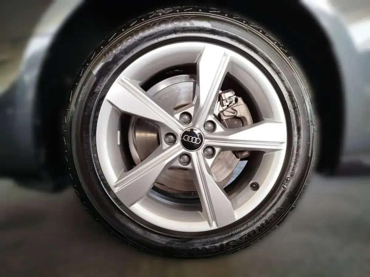 Occasion Audi A4 Advanced 136 ch (100 kW) 2024 Gris Break
