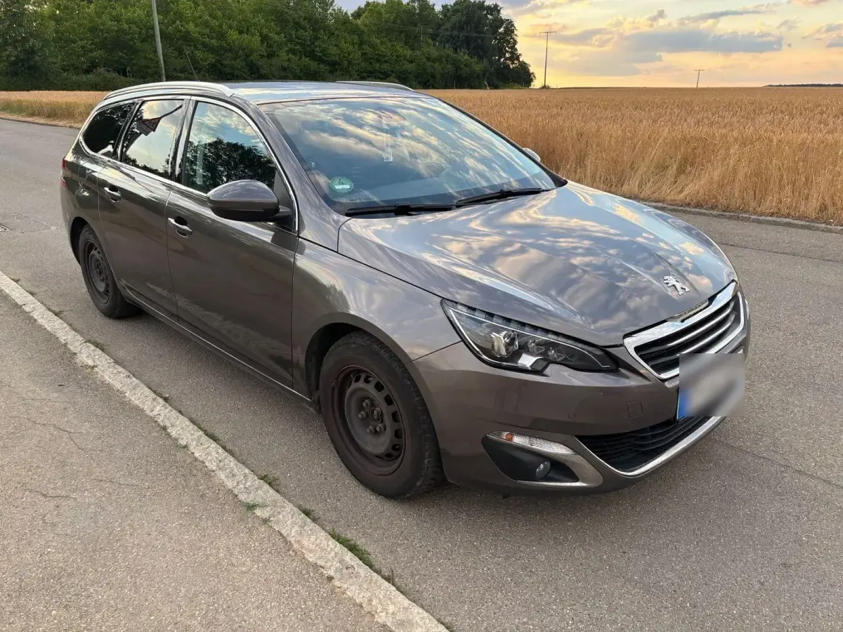 Gebraucht Peugeot 308 SW Allure 120 PS (88 kW) 2014 Grau Kombi