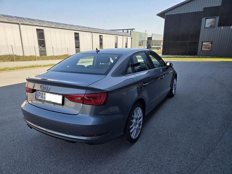 Gebraucht Audi A3 Ambiente 125 PS (91 kW) 2016 Grau Limousine