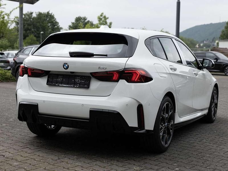 Neu BMW 120 M Sport 170 PS (125 kW) 2026 Alpinweiss iii Kleinwagen
