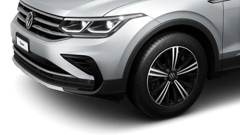 Gebraucht VW Tiguan Elegance 200 PS (147 kW) 2023 Reflexsilber metallic SUV