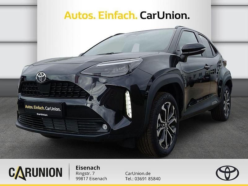 Schwarz Neu 2025 Toyota Yaris Hybrid Limousine | 28.400 € (Teuer) - Bild 1/4