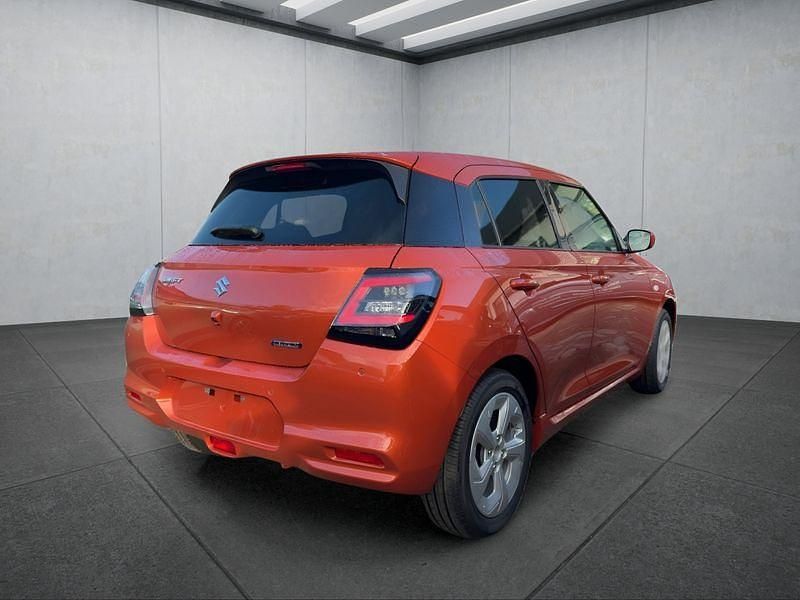 Neu Suzuki Swift 83 PS (61 kW) 2025 Orange Kleinwagen