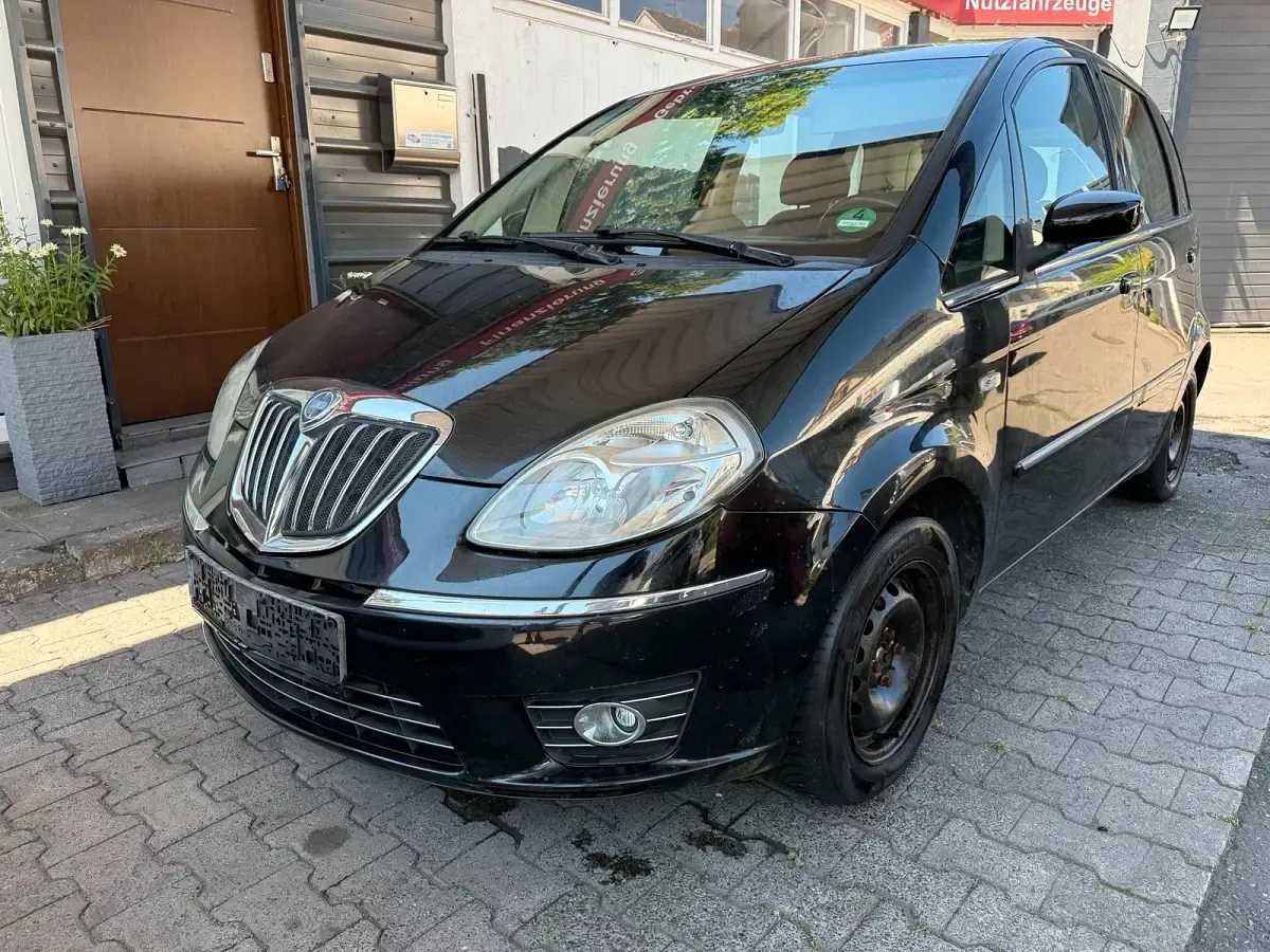Gebraucht Lancia Musa 95 PS (69 kW) 2009 Schwarz Van / Kleinbus