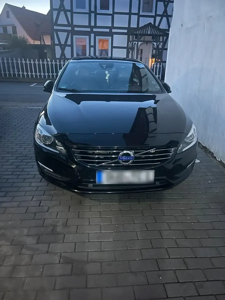 Gebraucht Volvo S60 150 PS (110 kW) 2018 Schwarz Limousine