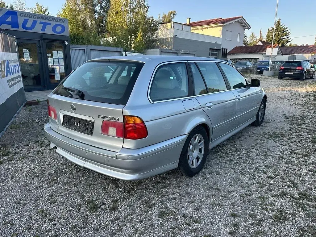 Gebraucht BMW 525 Exclusive 163 PS (119 kW) 2003 Silber Kombi
