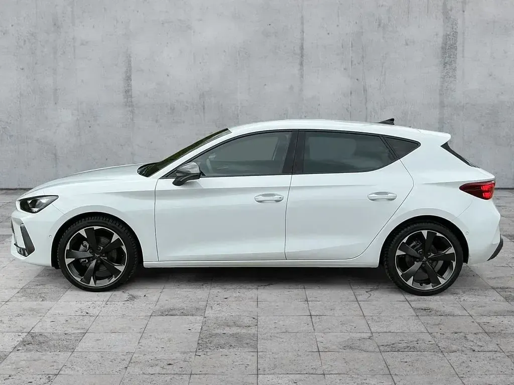 Usata Cupra Leon 150 CV (110 kW) 2025 Bianco Berlina