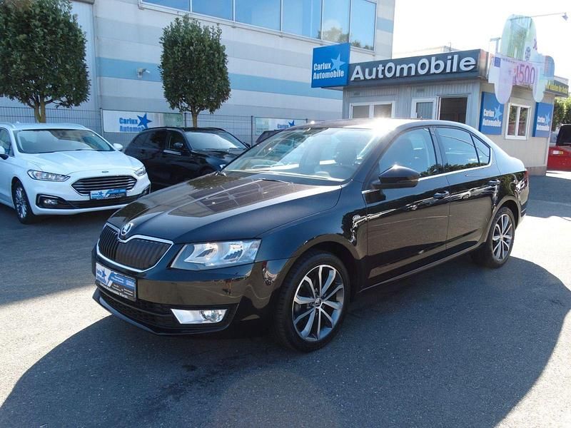 Schwarz Gebraucht 2016 Skoda Octavia Sport Limousine | 9.280 € (Fairer Preis) - Bild 1/4