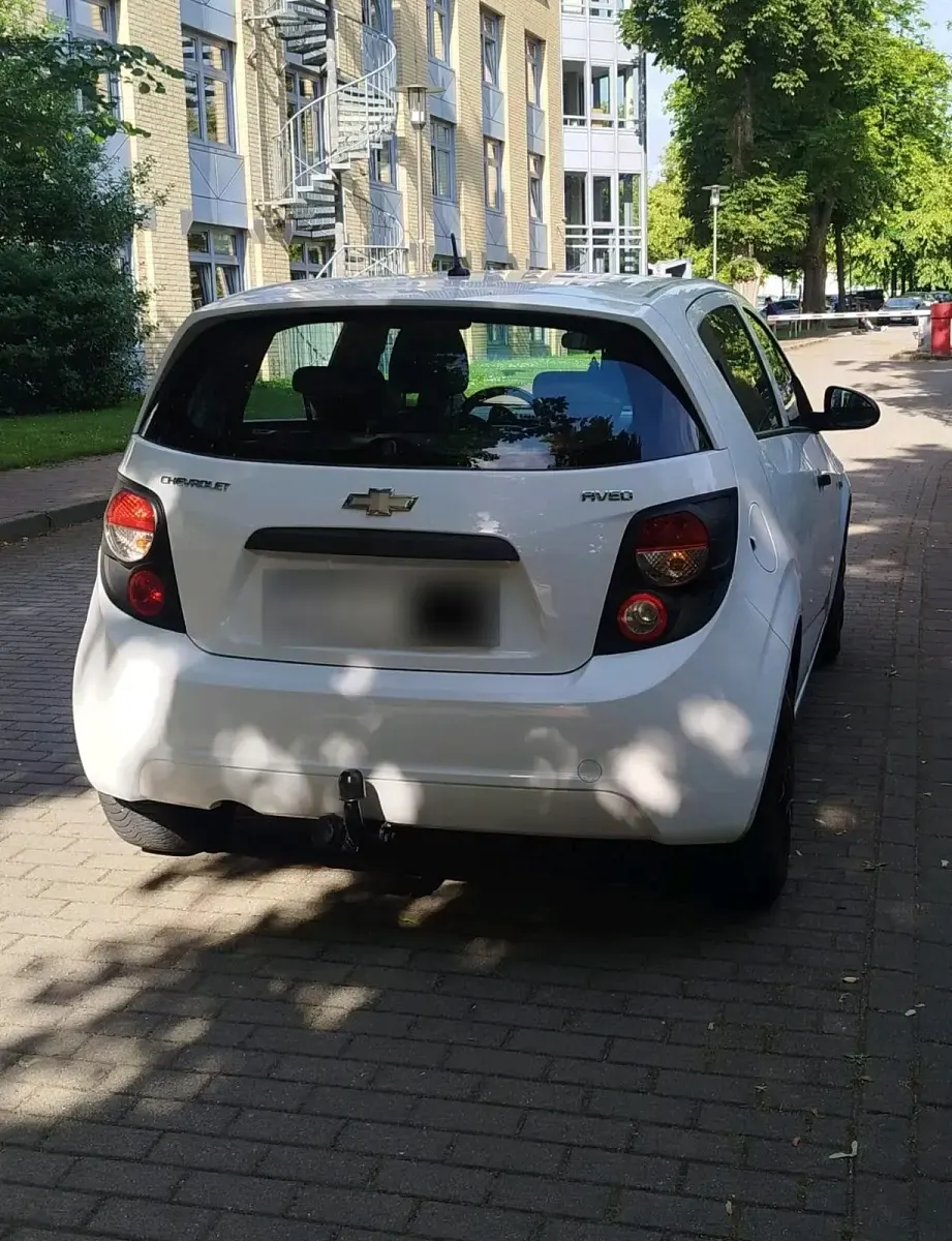 Gebraucht Chevrolet Aveo 72 PS (52 kW) 2012 Weiß Kleinwagen