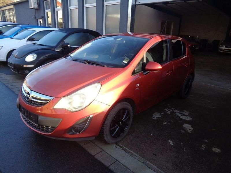 Gebraucht Opel Corsa Active 87 PS (63 kW) 2013 Rot Limousine