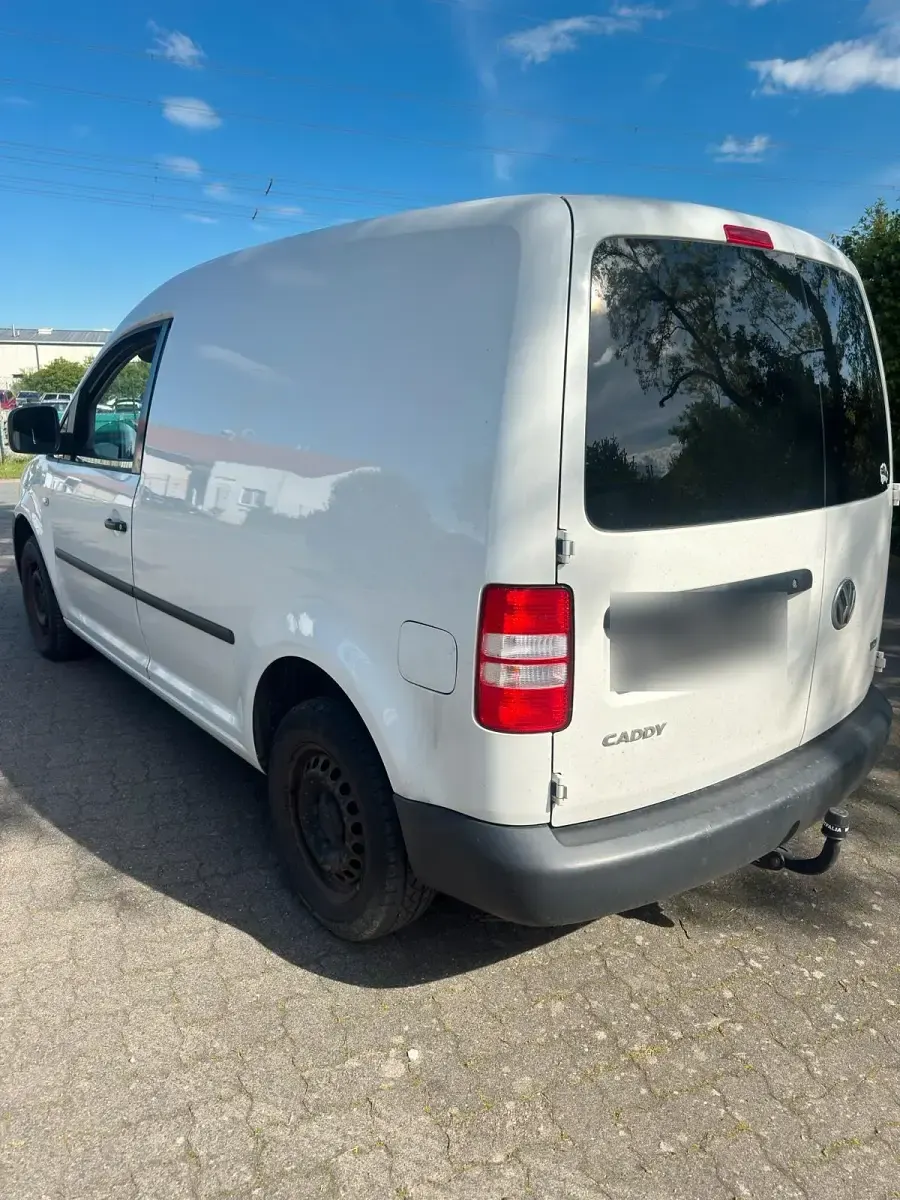 Używany VW Caddy 105 KM (77 kW) 2011 Biały Minivan