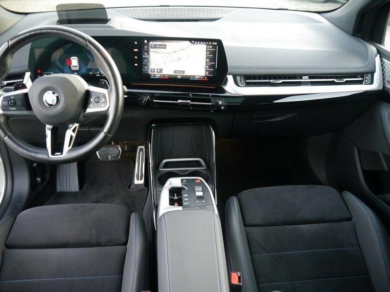 Gebraucht BMW 220 Active Tourer M Sport 170 PS (125 kW) 2023 Weiß Van / Kleinbus