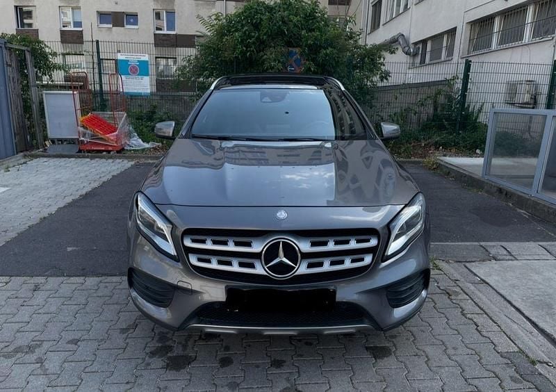 Grau Gebraucht 2018 Mercedes GLA200 AMG SUV | 14.200 € (Superpreis) - Bild 1/4