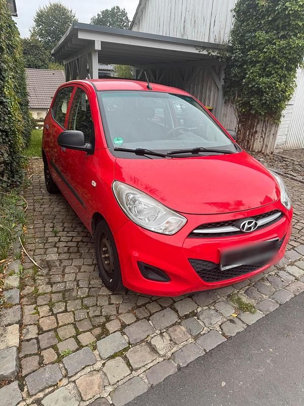 Rot Gebraucht 2012 Hyundai i10 Kleinwagen | 1.850 € - Bild 1/4