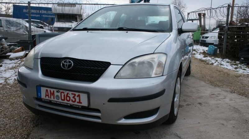 Gebraucht Toyota Corolla 97 PS (71 kW) 2002 Silber Limousine