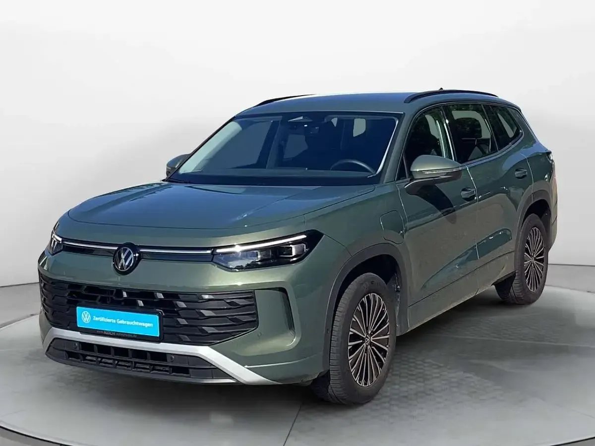 Gebraucht VW Tayron Life 205 PS (150 kW) 2025 Cipressinogrün metallic SUV