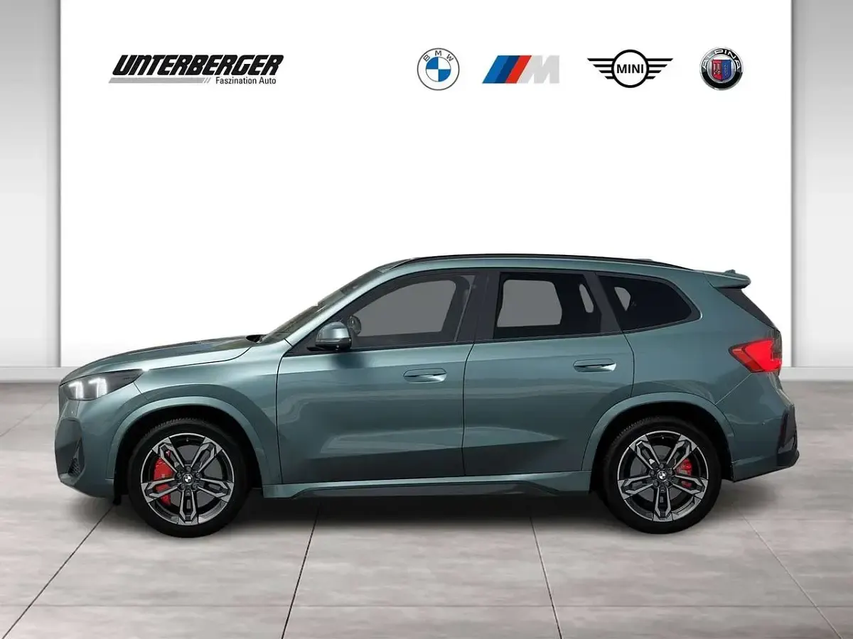 Neu BMW X1 M Sport 211 PS (155 kW) 2025 Cape york grün SUV