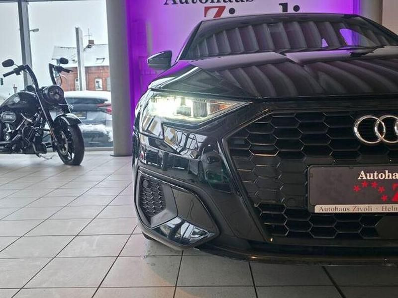 Usata Audi A3 Design 150 CV (110 kW) 2017 Blu Berlina