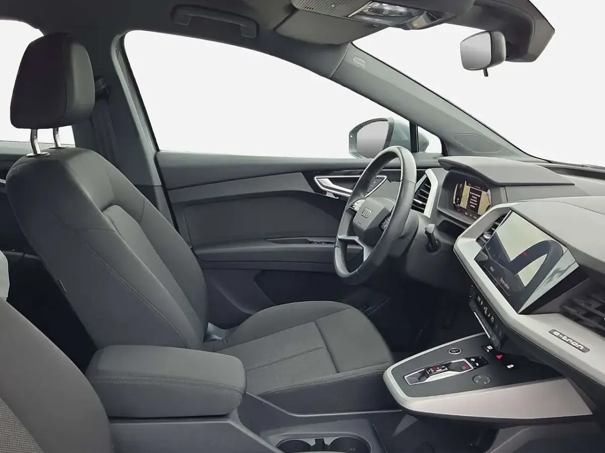 Gebraucht Audi Q4 e-tron 125 kW (170 PS) 2023 Kieselgrau SUV