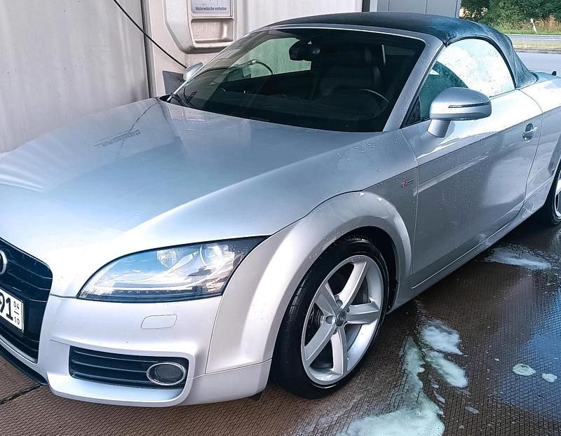 Silber Gebraucht 2011 Audi TT Roadster S-Line Cabrio | 10.880 € (Superpreis) - Bild 1/4