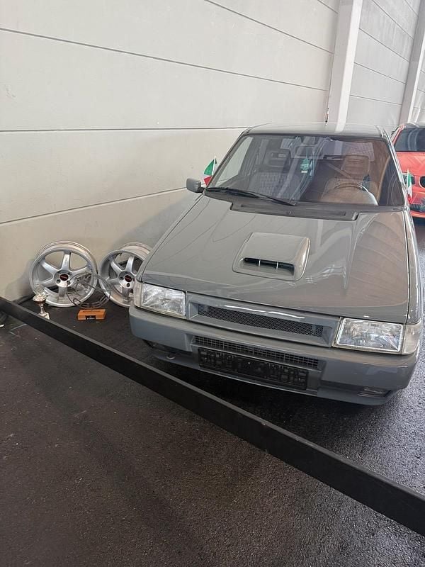 Grau Gebraucht 1990 Fiat Uno Kleinwagen | 22.500 € - Bild 1/4