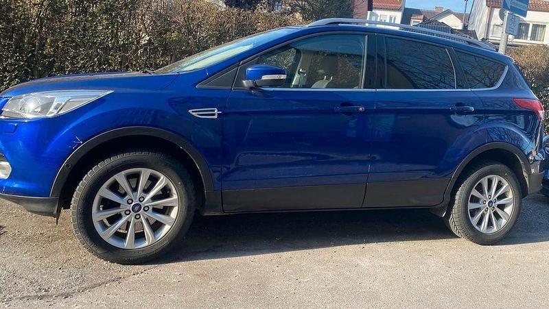 Gebraucht Ford Kuga SYNC Edition 150 PS (110 kW) 2015 Blau SUV