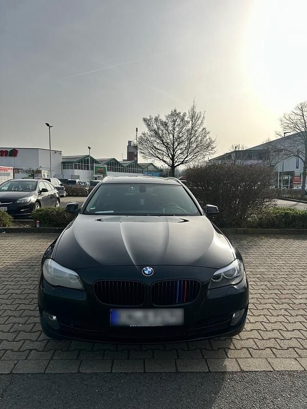 Gebraucht BMW 525 18 PS (13 kW) 2012 Schwarz Kombi