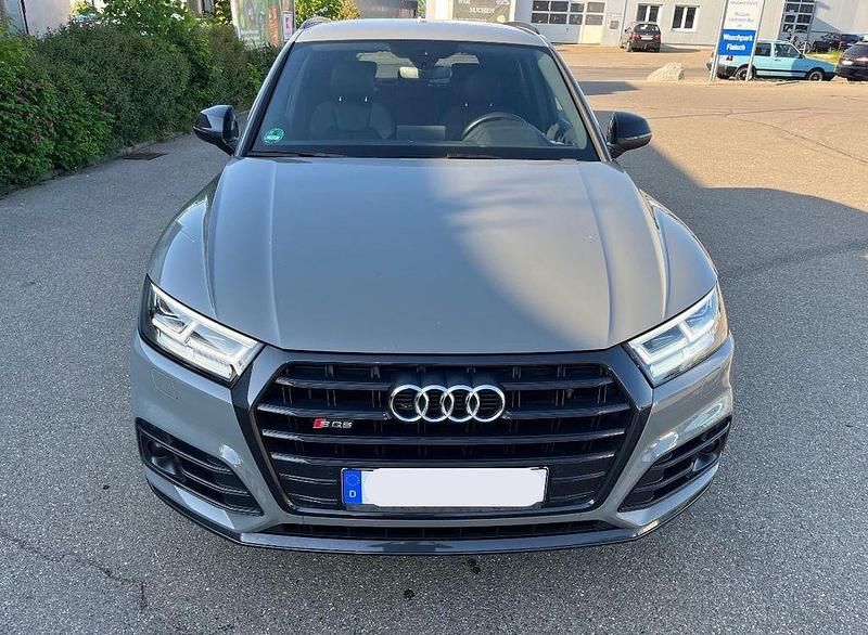 Grau Gebraucht 2017 Audi SQ5 Ambiente SUV | 33.000 € (Etwas zu teuer) - Bild 1/4