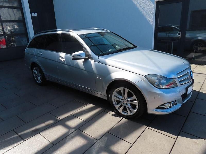Gebraucht Mercedes C220 170 PS (125 kW) 2012 Silber Limousine