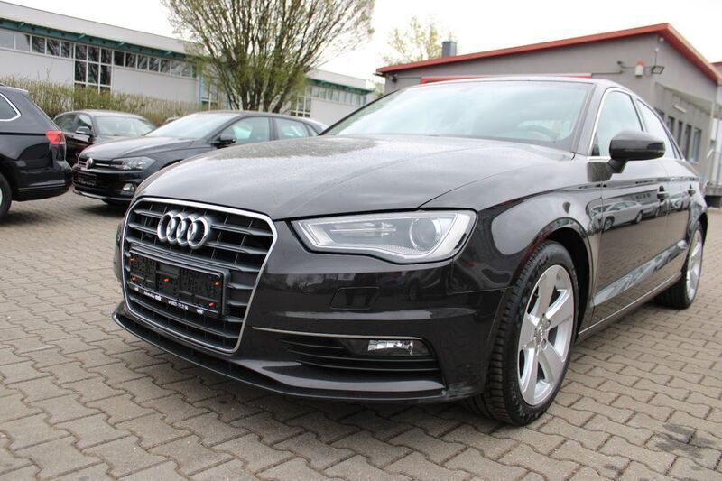 Braun Gebraucht 2016 Audi A3 Limousine | 9.790 € (Fairer Preis) - Bild 1/4