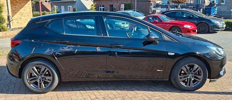 Gebraucht Opel Astra Design & Tech 131 PS (96 kW) 2021 Schwarz Limousine
