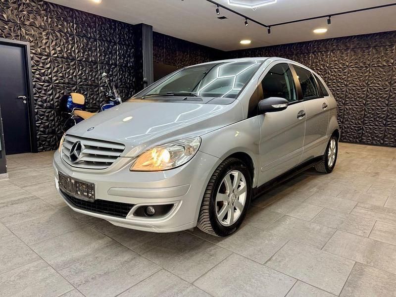 Gebraucht Mercedes B180 109 PS (80 kW) 2006 Silber Van / Kleinbus