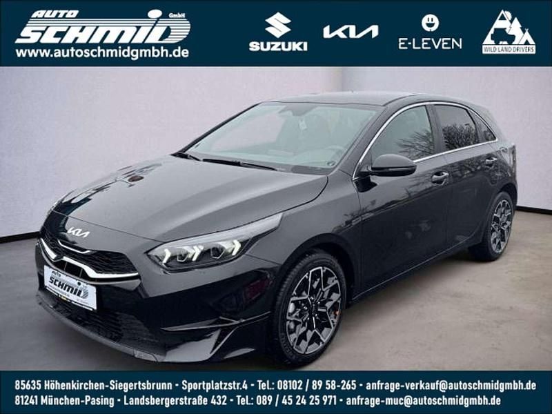 Zilinaschwarz met. Neu 2025 Kia Ceed 4 Limousine | 25.490 € (Fairer Preis) - Bild 1/3