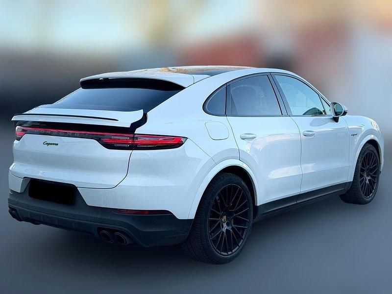 Gebraucht Porsche Cayenne E-Hybrid Coupe Platinum Edition 462 PS (339 kW) 2023 Weiß SUV