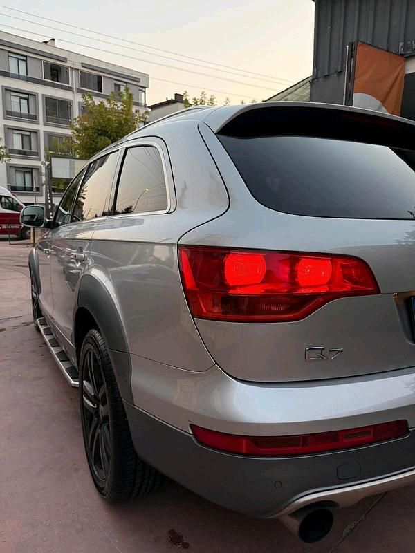 Silber Gebraucht 2007 Audi Q7 SUV | 7.899 € (Fairer Preis) - Bild 1/4