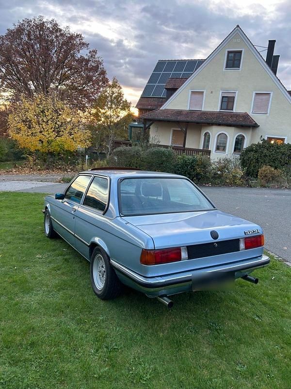 Gebraucht BMW 323 Basis 143 PS (105 kW) 1978 Blau Coupé