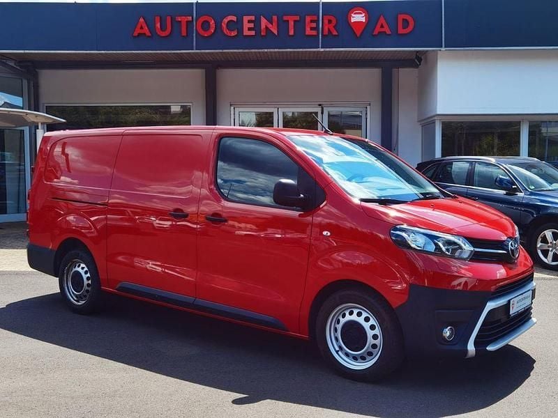 Rot Gebraucht 2021 Toyota Proace Van | 13.490 € (Superpreis) - Bild 1/4