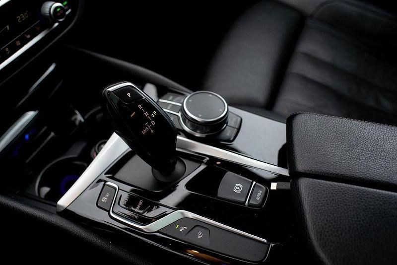 Gebraucht BMW 520 190 PS (139 kW) 2017 Schwarz Limousine