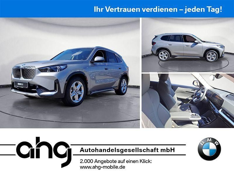 Schwarz Neu 2025 BMW iX1 xLine SUV | 53.310 € (Fairer Preis) - Bild 1/4
