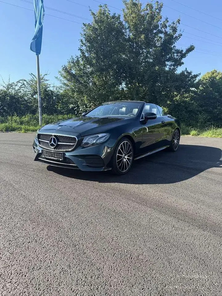 Gebraucht Mercedes E300 245 PS (180 kW) 2019 Grün Cabrio