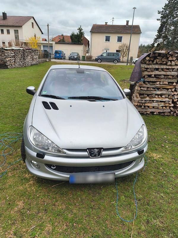Gebraucht Peugeot 206 CC Platinum 110 PS (80 kW) 2003 Silber Cabrio