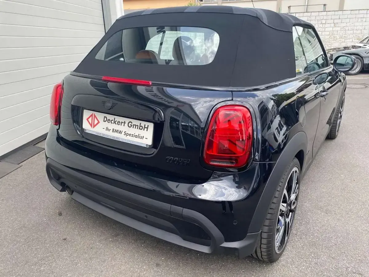 Gebraucht Mini Cooper Cabriolet Classic 136 PS (100 kW) 2023 Midnight black ii Cabrio