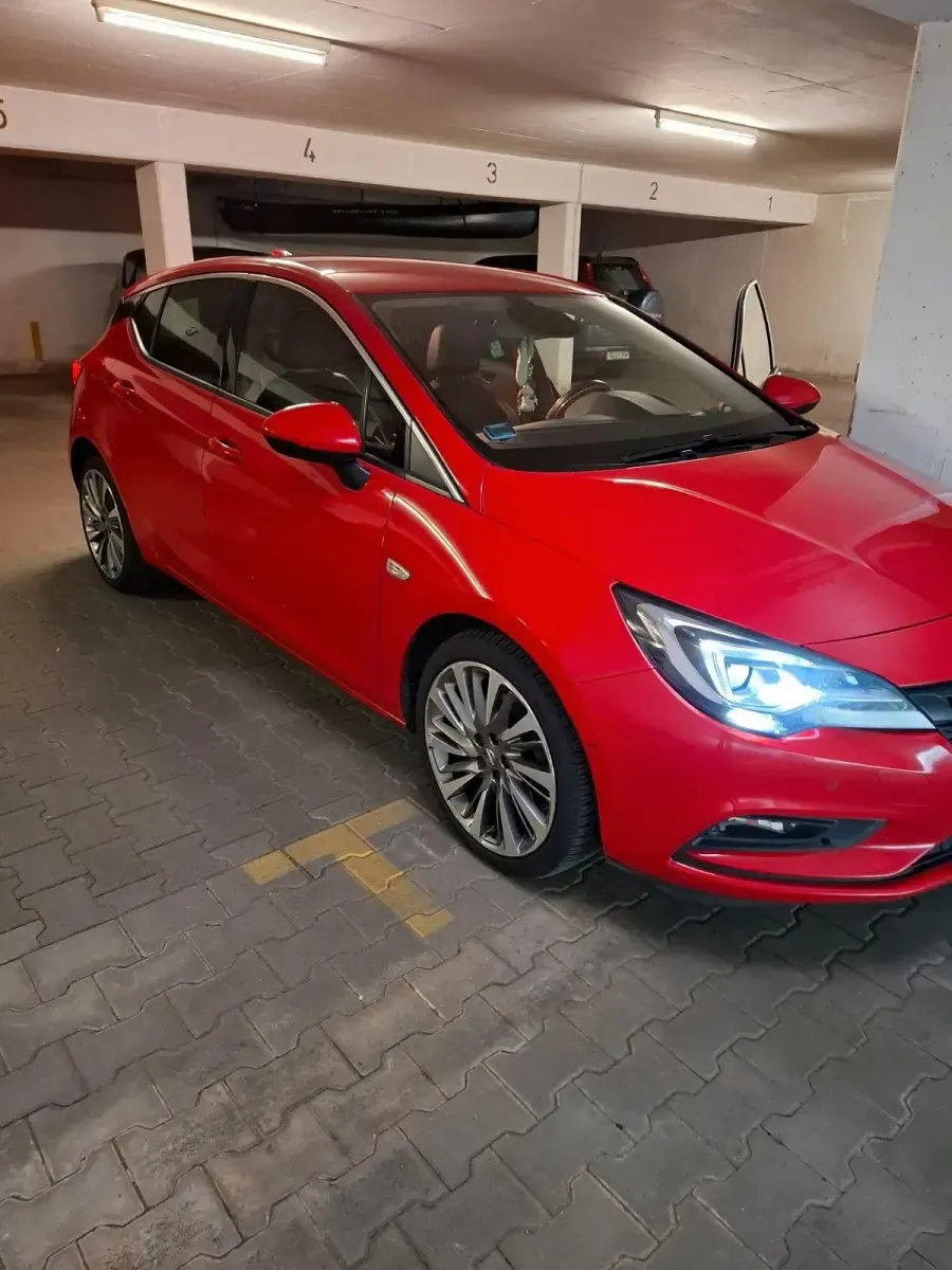 Gebraucht Opel Astra 131 PS (96 kW) 2017 Rot Limousine