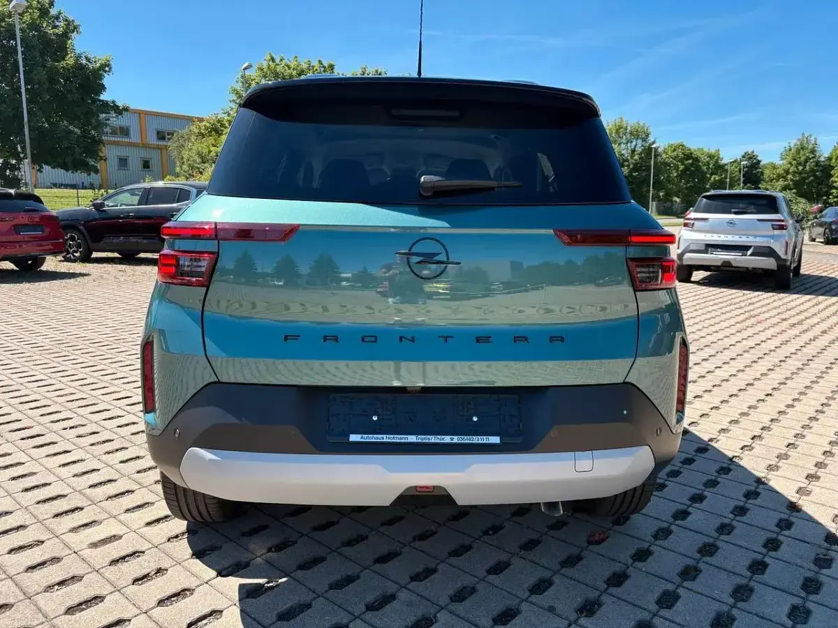 Neu Opel Frontera Ultimate 145 PS (106 kW) 2026 Grün SUV