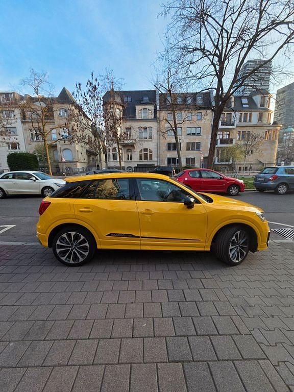 Gebraucht Audi SQ2 Ambiente 300 PS (220 kW) 2019 Gelb SUV
