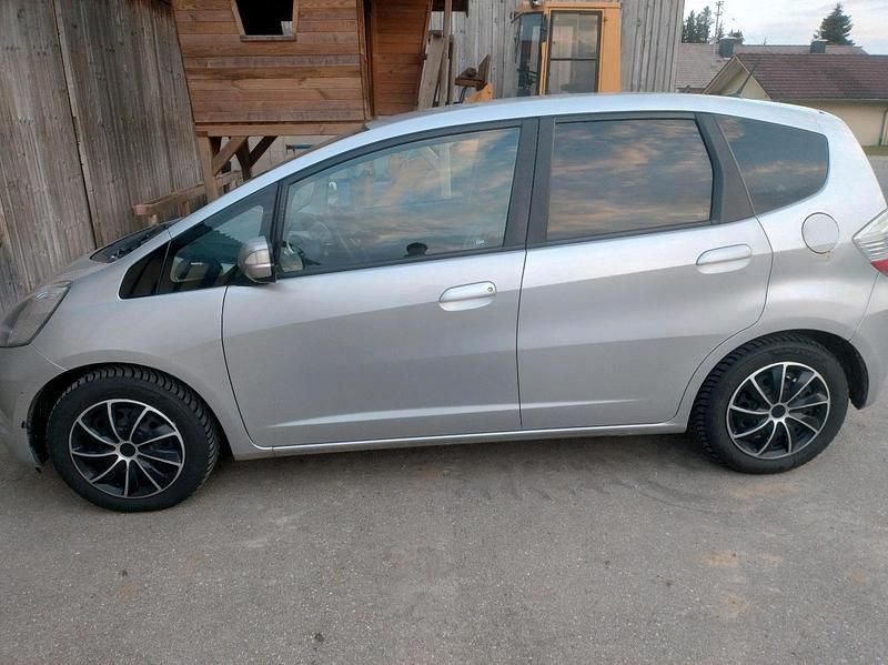 Gebraucht Honda Jazz 99 PS (72 kW) 2009 Silber Kleinwagen