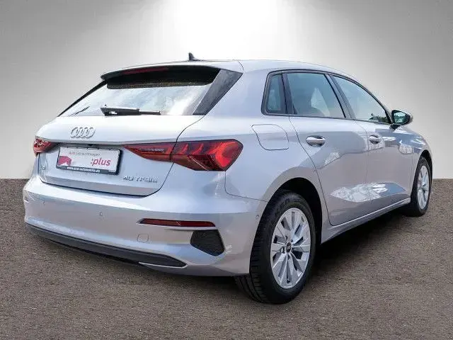 Gebraucht Audi A3 Sportback e-tron Ambiente 204 PS (150 kW) 2023 Florettsilber metallic Kleinwagen
