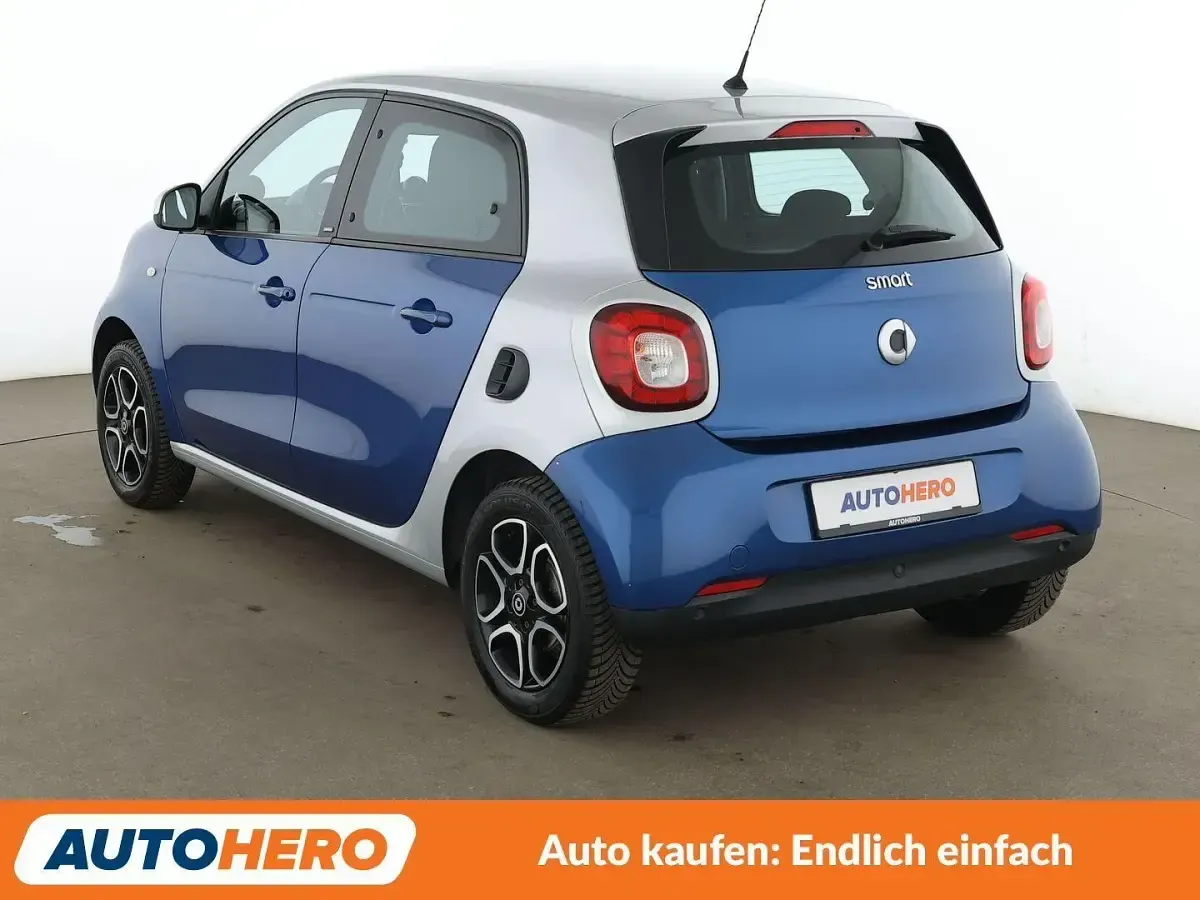 Używany Smart ForFour Passion 90 KM (66 kW) 2015 Niebieski Hatchback