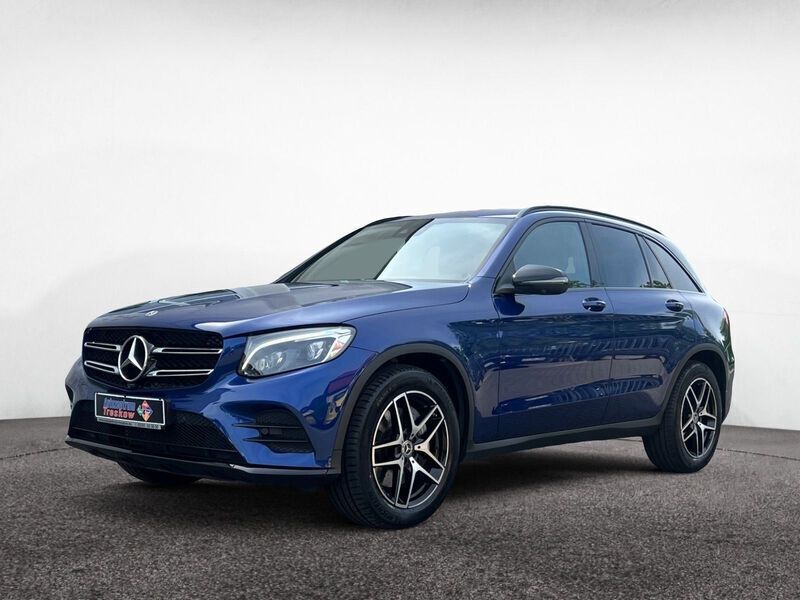 Blau Gebraucht 2018 Mercedes GLC250 AMG line SUV | 35.490 € (Teuer) - Bild 1/4