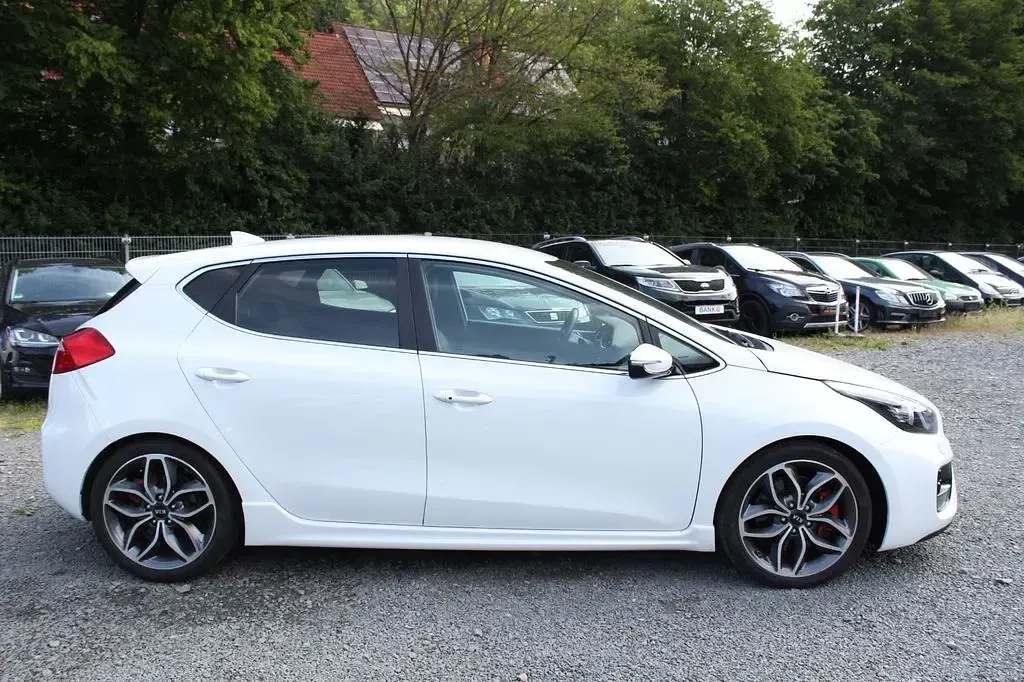 Gebraucht Kia Ceed GT GT-Track 204 PS (150 kW) 2018 Weiß Limousine